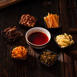 Gói gia vị nguyên liệu bún ốc Liễu Châu. Váng đậu, rau củ, măng chua, soup ốc, dầu ớt