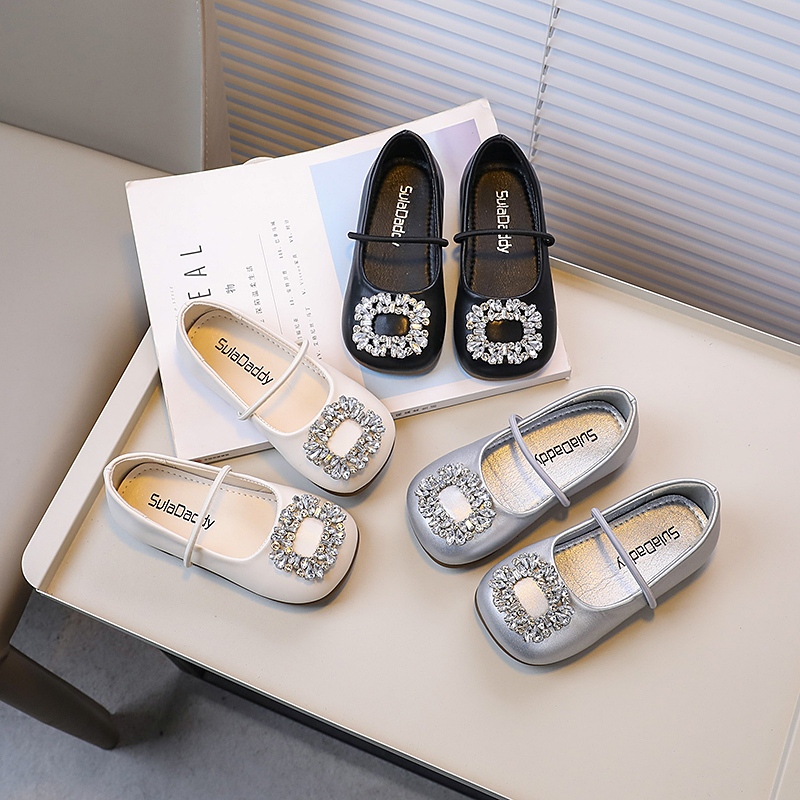 Mẫu giày loafer mới cực kỳ đẹp ngọt ngào, bé gái làm từ chất liệu PU mềm mại, pha lê thời trang