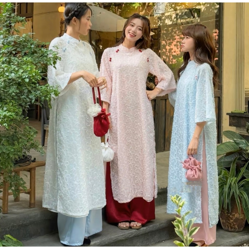 Áo dài hoa thêu nổi Thương Uyển đính cúc bọc kèm quần lụa TAM AD08