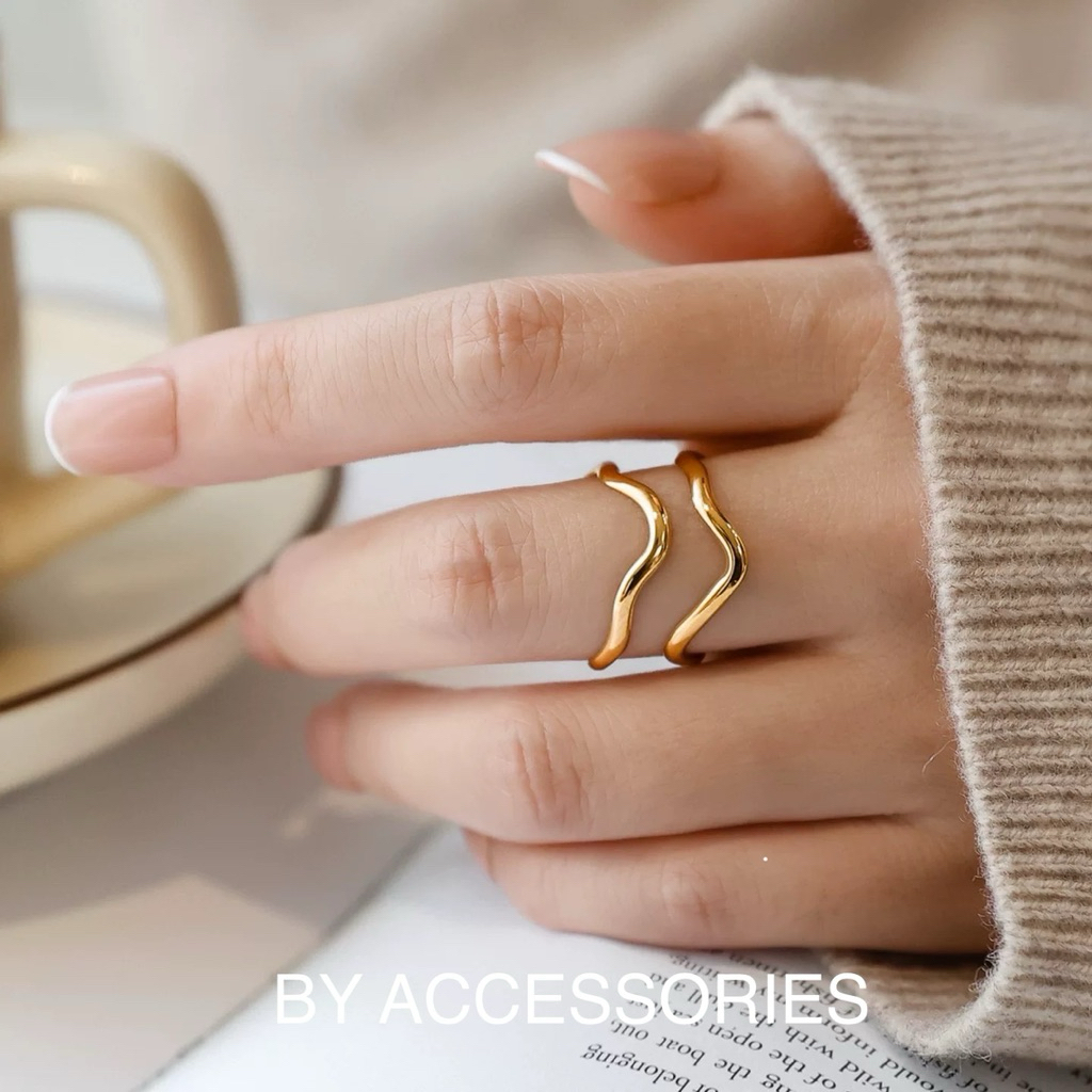 Nhẫn nam nữ unisex titan 2 vòng gợn sóng dáng chữ V kiểu hở Freesize không gỉ thời trang WR2349 BY ACCESSORIES