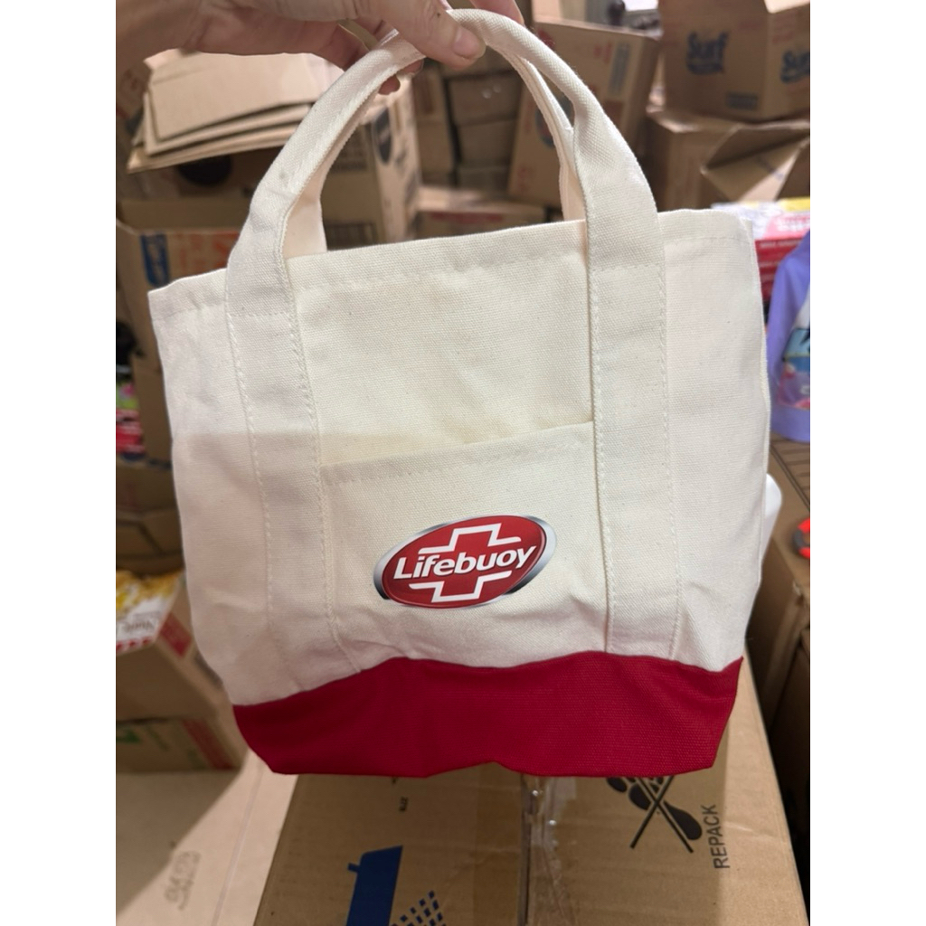 Dầu gội Lifebuoy Dưỡng tóc óng ả/ Mềm mượt & kháng khuẩn 640g
