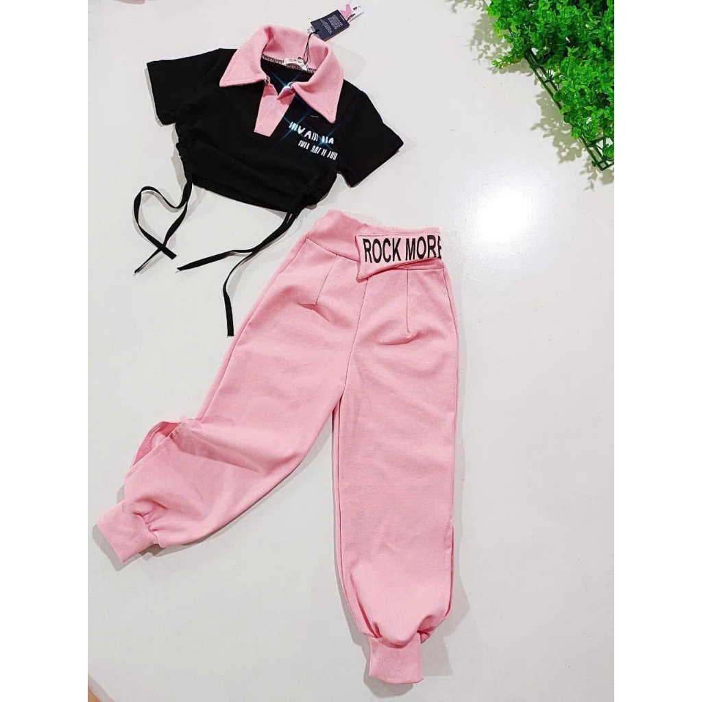 Set đồ bé gái thể thao cá tính áo croptop cổ bẻ phối quần dài hồng năng động, cho bé gái và mẹ yêu từ 13-56kg