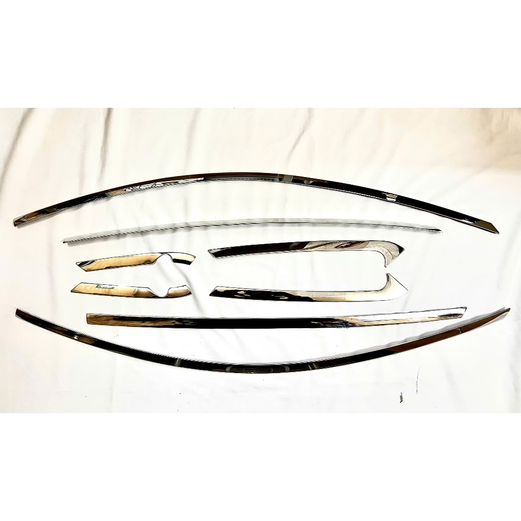 Nẹp cong kính xe MG ZS 2021-2025 chất liệu Inox cao cấp, sáng bóng