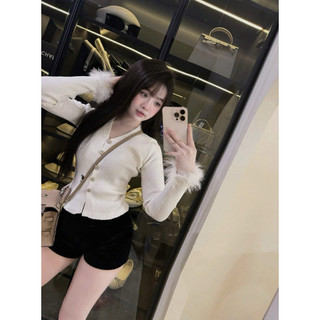•𝙆𝙞𝙣𝙜𝙨𝙝𝙤𝙥𝙗𝙚𝙖𝙪𝙩𝙮•Áo Len Cúc Tay Lông Sang Chảnh Qac