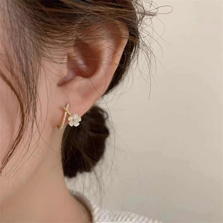 Bông tai bạc nữ cao cấp phong cách Hàn Quốc hiện đại sang chảnh đính đá cao cấp dành cho nữ ChicEar Jewelry