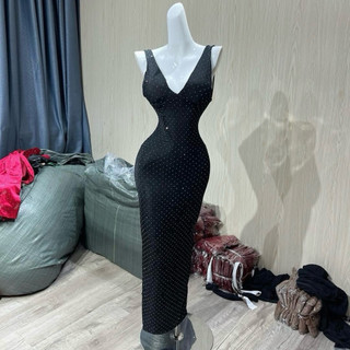 Đầm body khoét v hở lưng xuông dài thun nhũ lấp lánh