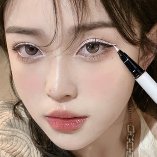 bút kẻ mắt eyeliner màu trắng hóa trang
