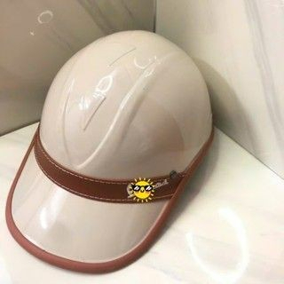 Mũ Bảo Hiểm Lưỡi Trai Đai Da Thêu Chữ, Thiết Kế Thời Trang, Xu Hướng Năm Nay