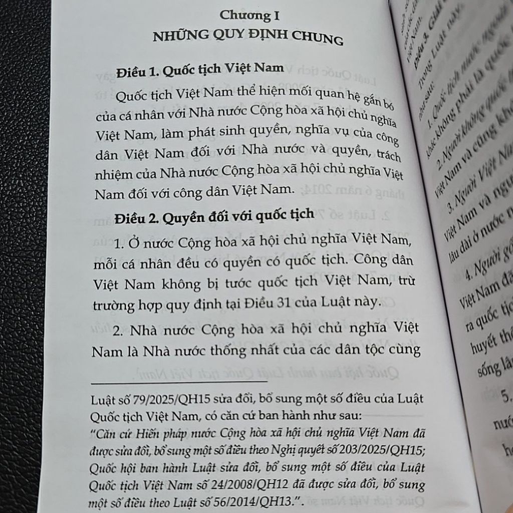 Sách - Luật quốc tịch Việt Nam (NXB Lao động)