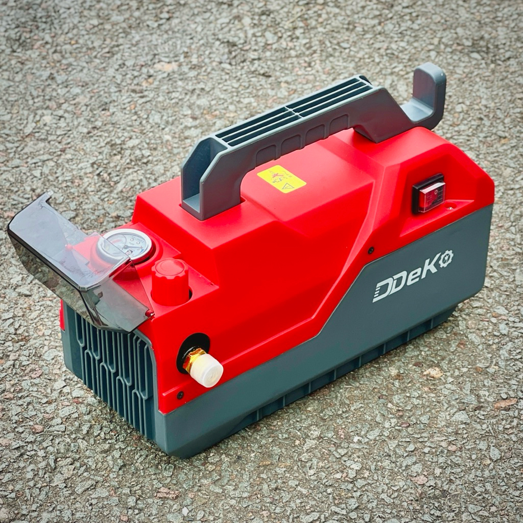 Máy Rửa Xe Gia Đình DEKO DK-P3000A Có Chỉnh Áp, Lõi Đồng, Lưu Lượng 11 L/P, Có ốp bảo vệ mặt đồng hồ