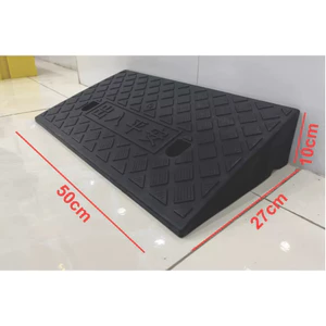 Cao 10cm,Bục dắt xe kích thước 50*27*10 cm, Cầu dắt xe máy bằng nhựa màu đen