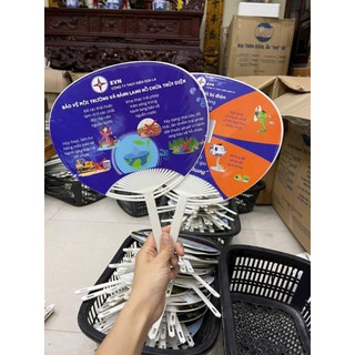 Quạt nhựa cầm tay quảng cáo in logo – quà tặng sự kiện, hội chợ, marketing doanh nghiệp giá rẻ
