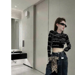 Áo Xốp Crop Dáng Ôm Cổ Tròn thiết kế khoa dáng Cá Tính Thời Trang