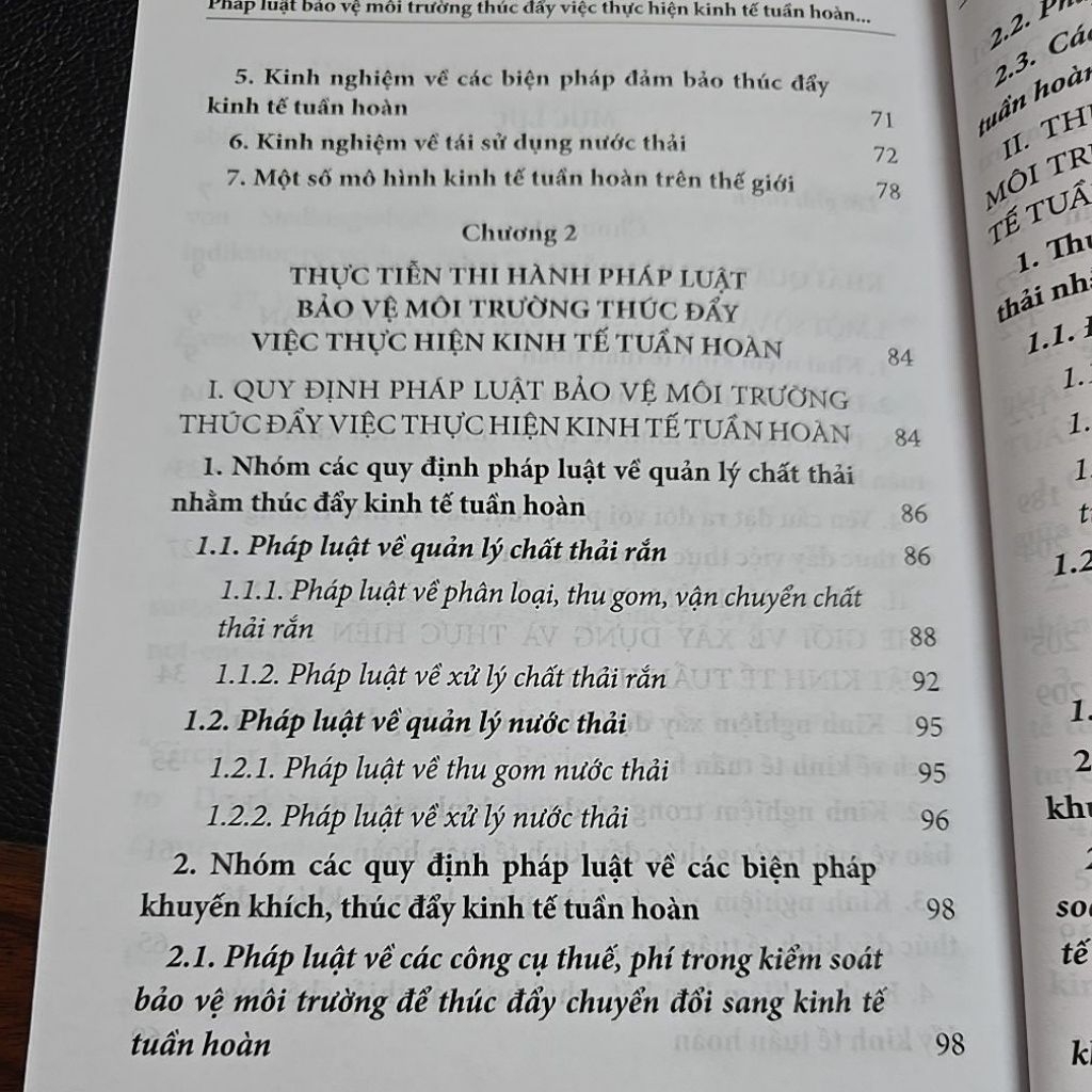 Sách - Pháp luật bảo vệ môi trường thúc đẩy việc thực hiện kinh tế tuần hoàn ở Việt Nam hiện nay (NXB Tư Pháp)