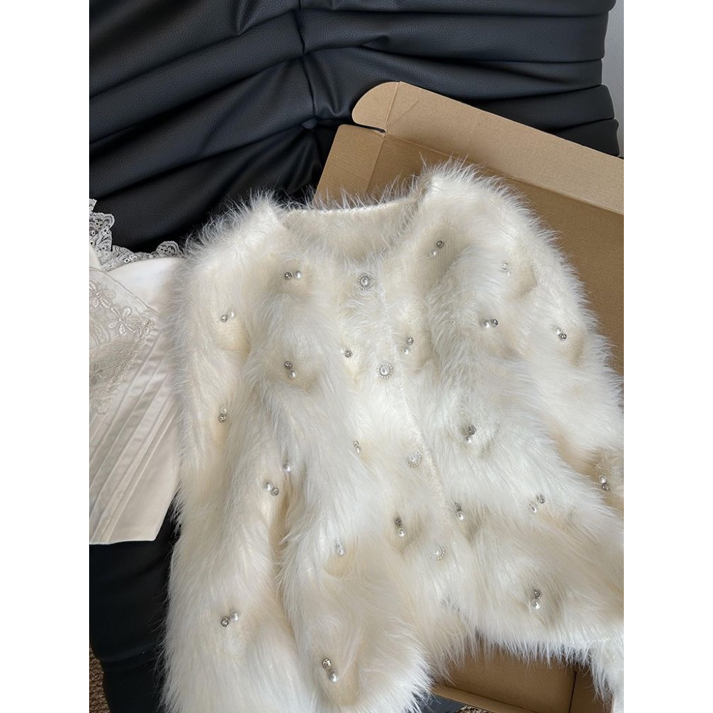 Áo lông thỏ trắng đính hạt ngọc sang chảnh-ẢNH THẬT. Size S–2XL – phong cách tiểu thư Hàn Quốc