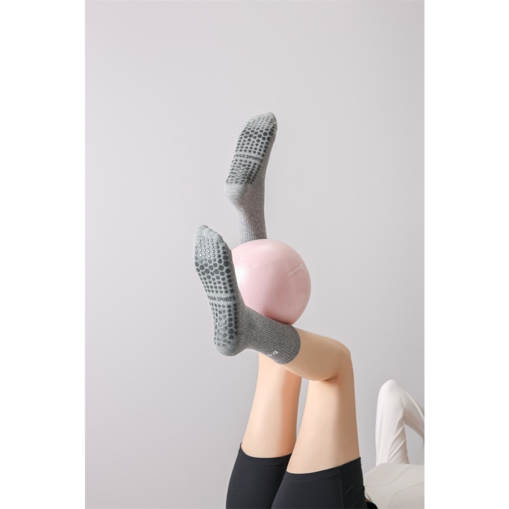 Vớ Tất YOGA chống trượt chữ DO IT cổ cao phong cách thể thao, năng động.