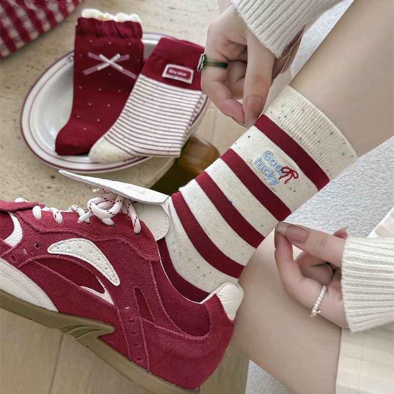 Vớ Tất nữ Giáng Sinh, Năm Mới chữ NICE YEAR trẻ trung, năng động.
