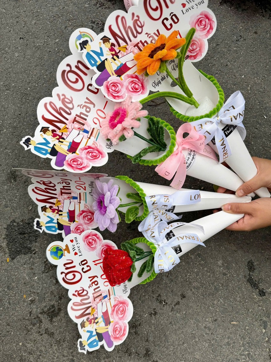Hoa Kẽm Nhung Tặng Thầy Cô Giáo 20/11 – Quà Tặng Handmade Ý Nghĩa, Nhiều  Màu, Ảnh Thật, Hàng Có Sẵn Giao Ngay | Shopee Việt Nam