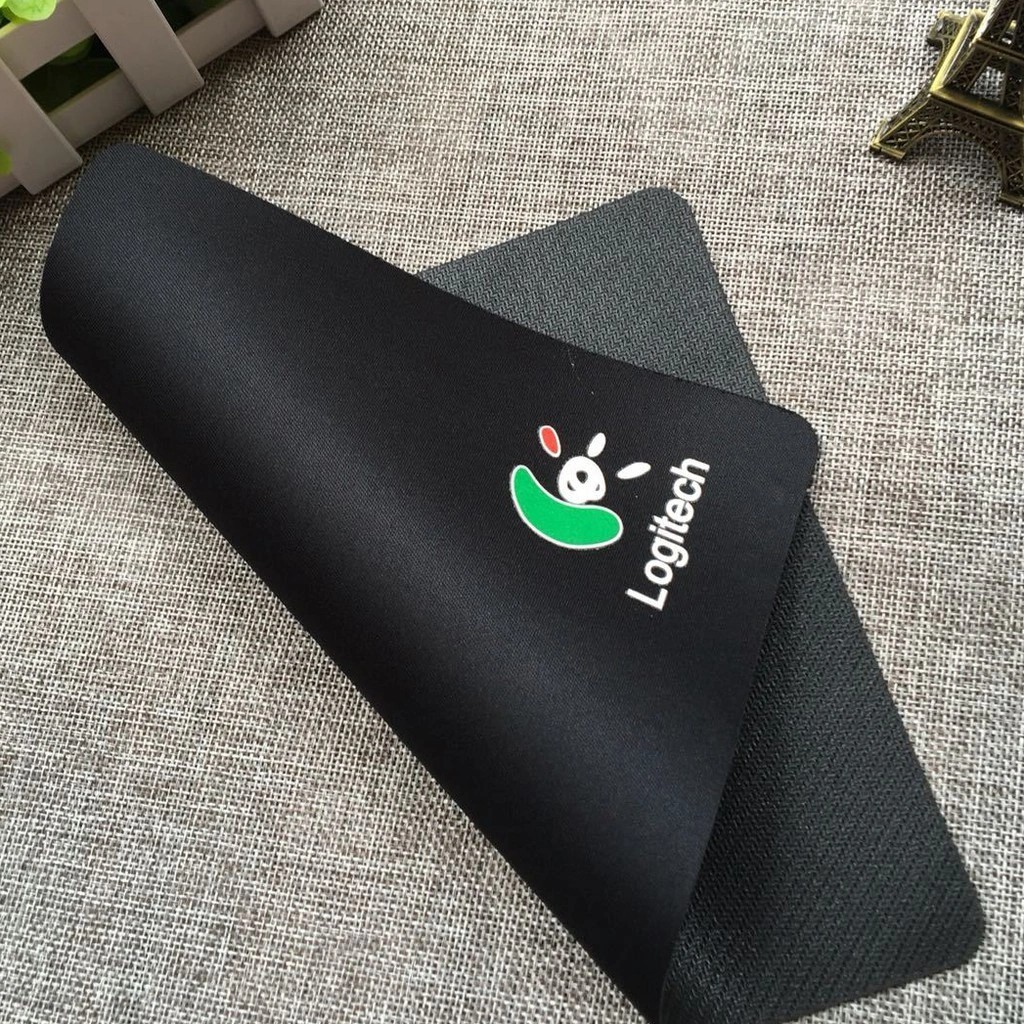 Miếng lót chuột Logitech Lướt Chuột Êm Ái