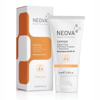 Kem chống nắng Neova SPF 44 Everyday Facial Fluid Broad Spectrum 74ml