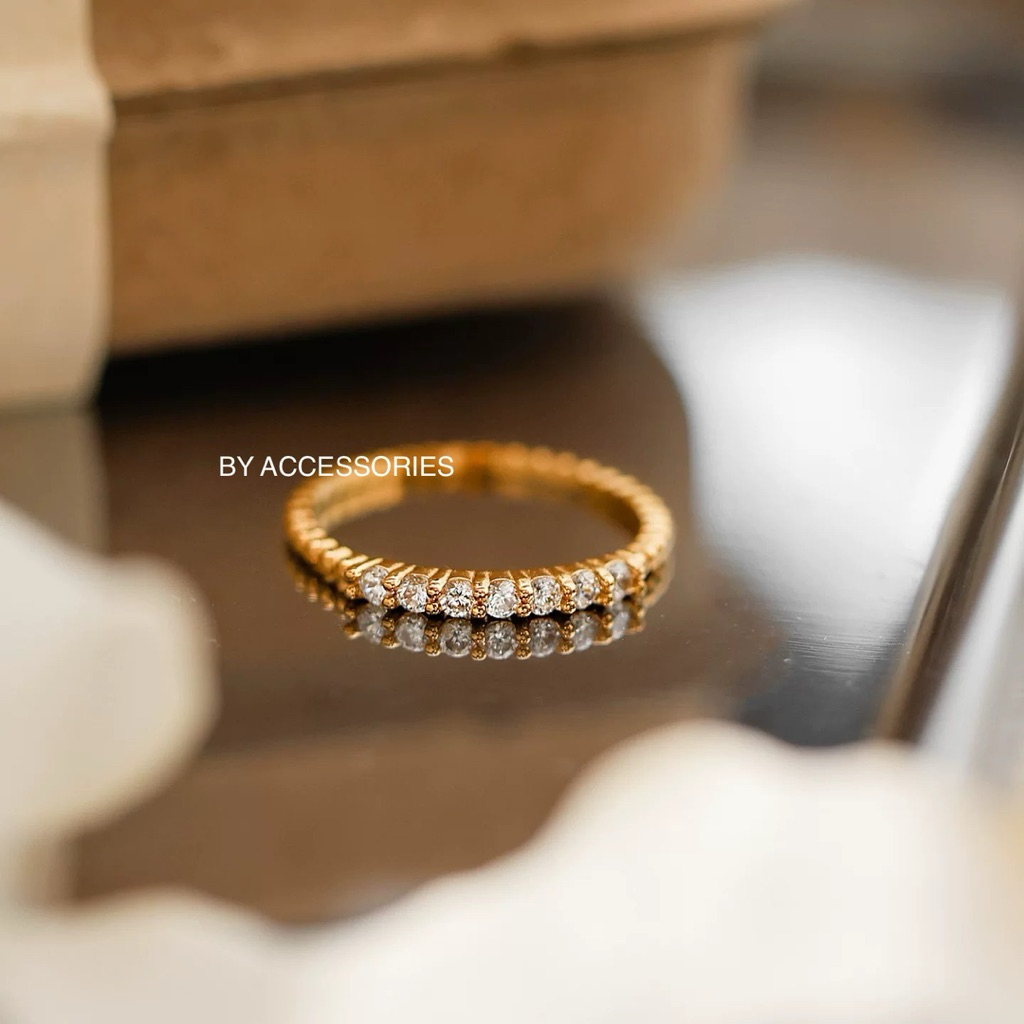 Nhẫn nữ titan form mỏng đính hàng 7 viên đá siêu lấp lánh mạ vàng 18K không gỉ WR2523 BY ACCESSORIES