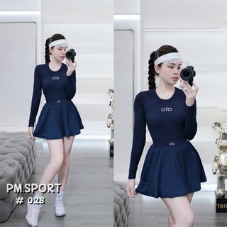 Sét thể thao áo dài chữ kèm chân váy ngắn