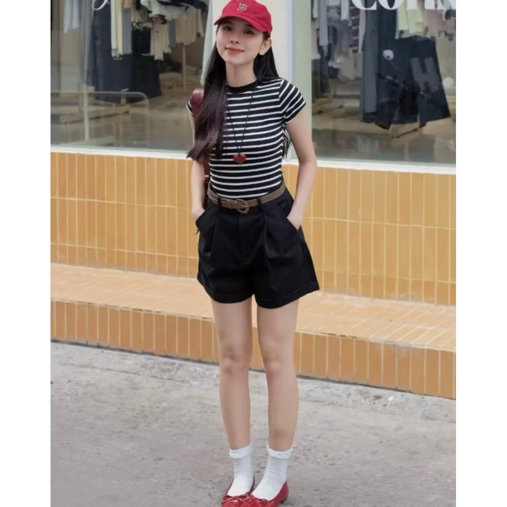 LYN WEAR | Áo Thun Nữ Kẻ Sọc Ôm Body Basic Cổ Tròn Tay Ngắn Co Giãn 4 Chiều, Thun Mềm Mịn Năng Động
