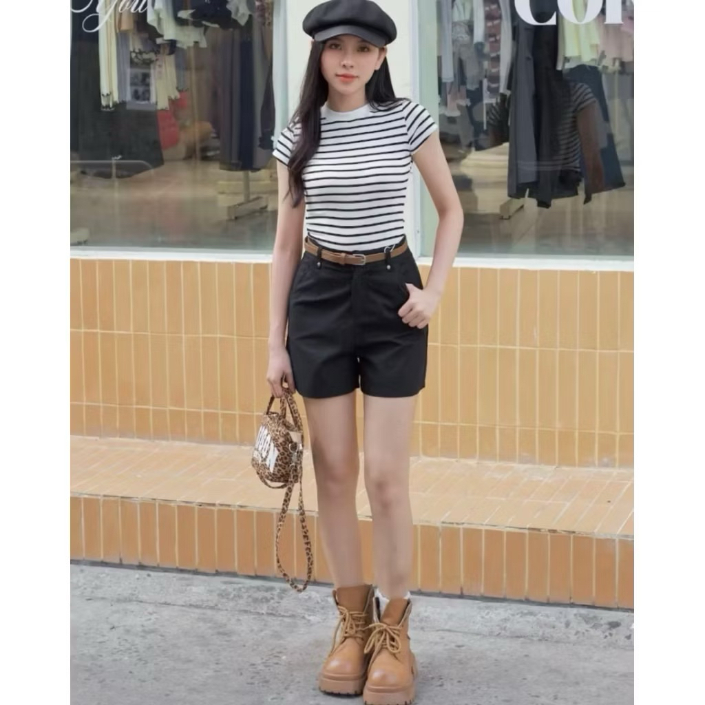 LYN WEAR | Áo Thun Nữ Kẻ Sọc Ôm Body Basic Cổ Tròn Tay Ngắn Co Giãn 4 Chiều, Thun Mềm Mịn Năng Động