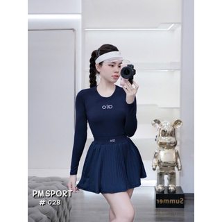Sét thể thao áo dài chữ kèm chân váy ngắn