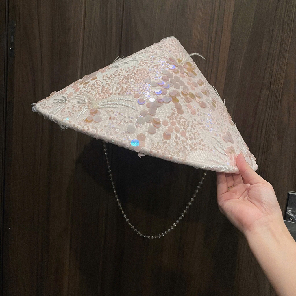 Nón lá bọc vải kim sa bling quai ngọc người lớn