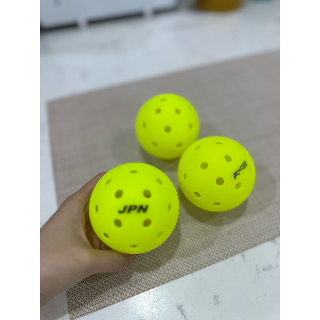 [CHÍNH HÃNG] COMBO 3 Bóng Pickleball 𝐉𝐏𝐍 tiêu chuẩn thi đấu 40 lỗ , chất lượng VƯỢT TRỘI
