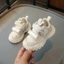 Giày Sneaker Trẻ Em Cao Cấp, Giày Thể Thao Bé Gái Trắng Ánh Kim, Đế Cao Su Chống Trượt, Quai Dán Tiện Lợi