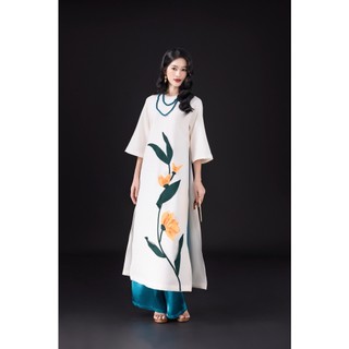 SWANLAKE | Áo Dài Nữ Cách Tân Liên Hoa Phom Suông Cổ Tròn Vải Lụa Dày Đính Kết Hoa 3D Tết L13092