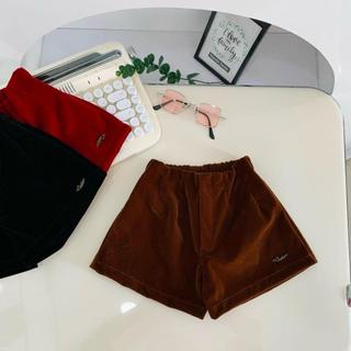 Q2-[tomnaukid] Quần Short Nhung bé gái đính nhãn cực kỳ sang - Size 8-30Kg