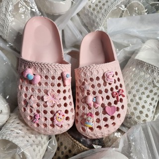 ✅️✅️✅️Dép sục rọ mẫu mới dễ thương ( tặng charm tông hồng ngẫu nhiên)