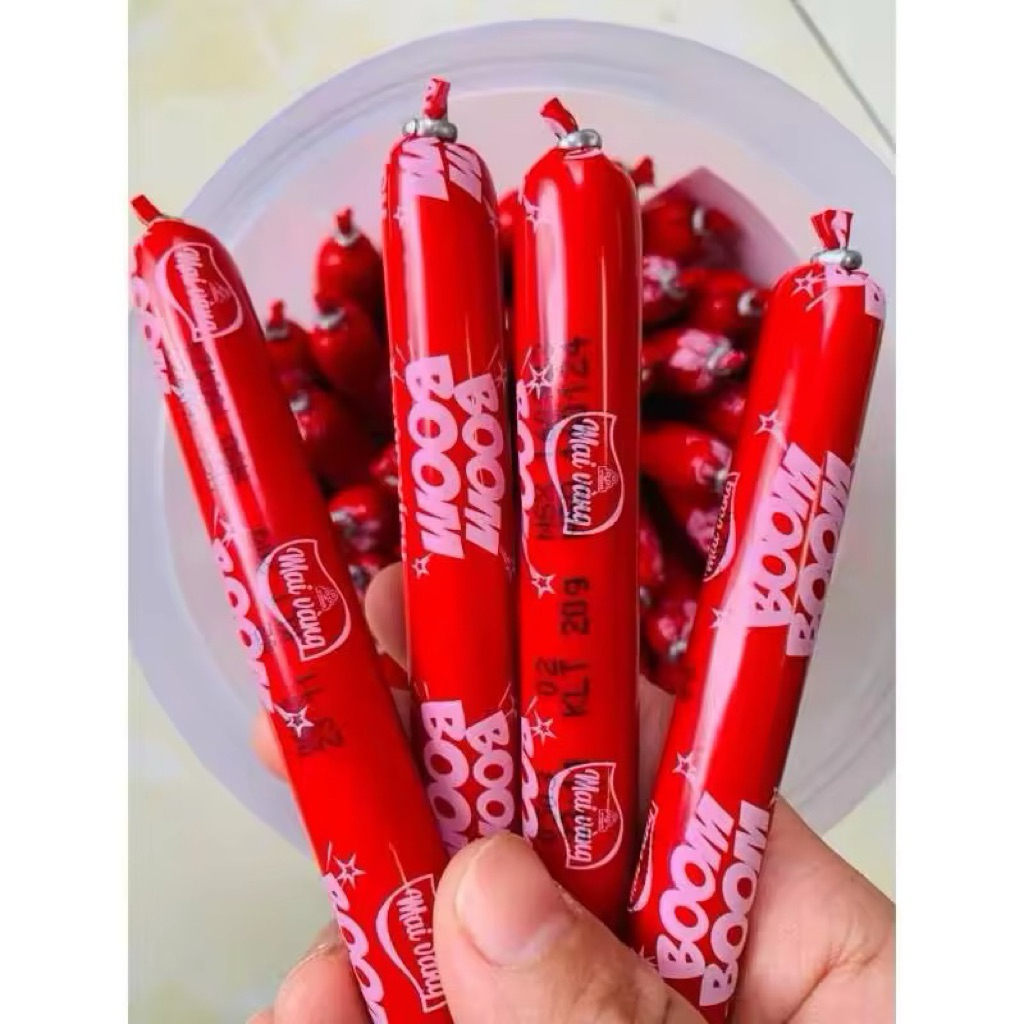 1 Hũ xúc xích boom vissan 50 cây hũ date mới