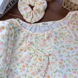 Đồ ngủ nữ tay dài quần dài – Pyjama vải xô muslin cổ tròn họa tiết | KNG.studio (Tặng kèm dây buộc tóc scrunchies)