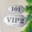 Bảng số phòng, phòng VIP bằng alu – có sẵn băng dính tiện lợi, phù hợp cho Khách sạn và Homestay.