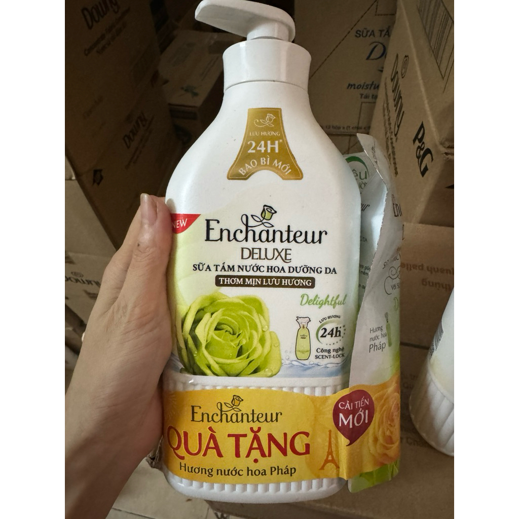 Sữa tắm hương nước hoa dưỡng da thơm mịn Enchanteur 650gr (5 mùi)