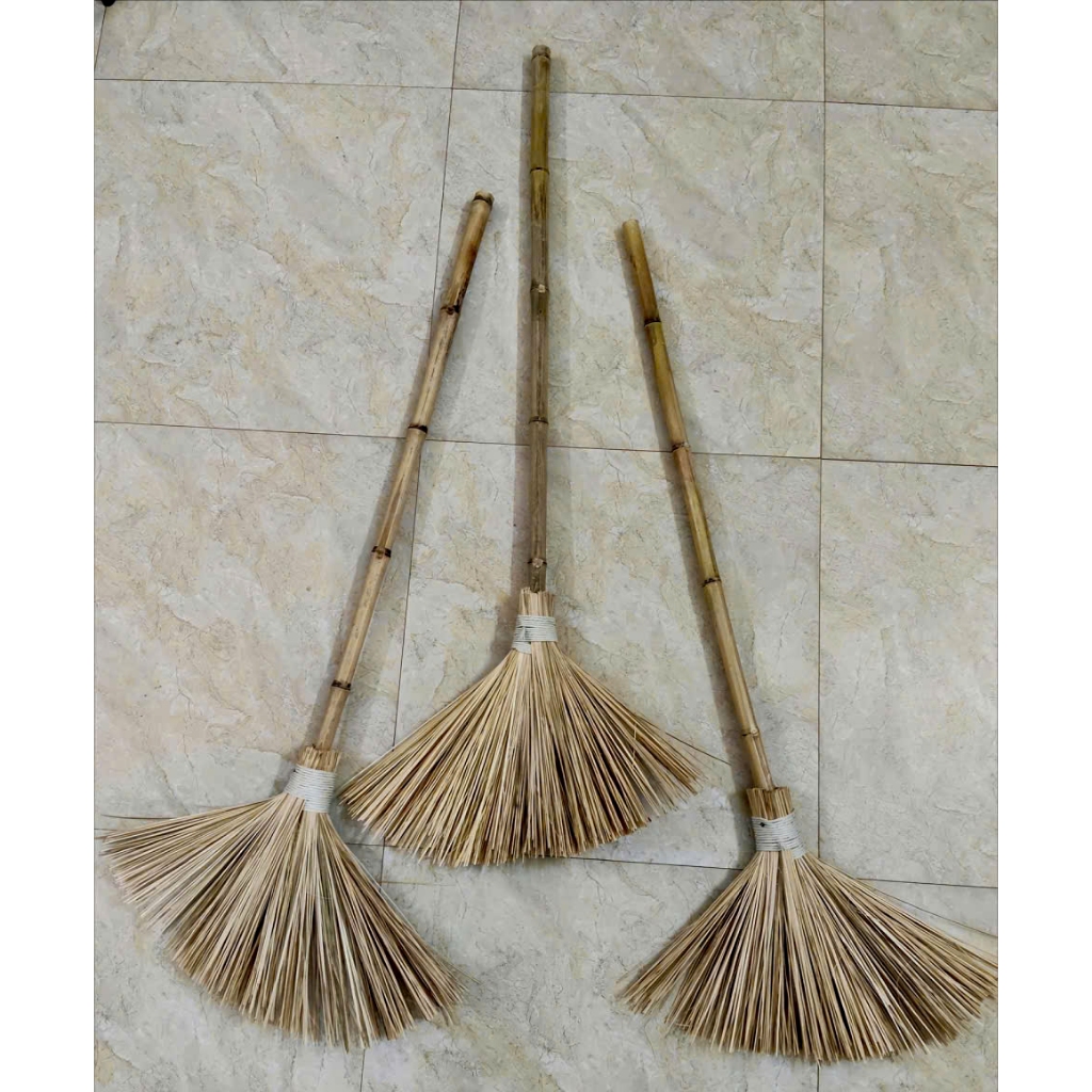 Chổi rễ quét sân vườn cán TRE dài 125 cm | Shopee Việt Nam