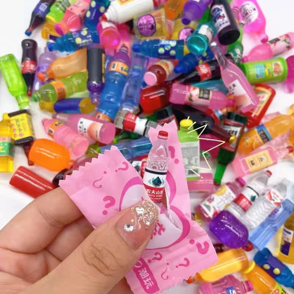 Đồ Chơi Mini Túi Mù Charm Chai Nước 100mẫu không trùng lặp – Quà Tặng DIY Sưu Tầm Đồ Mini Hot Trend