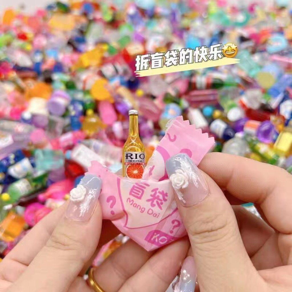 Đồ Chơi Mini Túi Mù Charm Chai Nước 100mẫu không trùng lặp – Quà Tặng DIY Sưu Tầm Đồ Mini Hot Trend