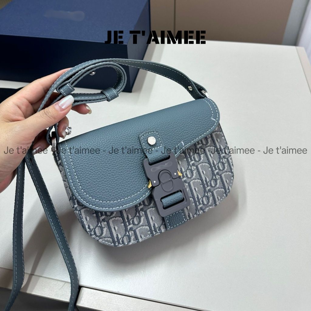 Túi D.R Small Saddle Bag with Flap - Je t'aimee M99