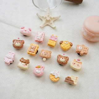 Bộ 15 Sticker, Charm 3D chủ đề bánh gấu gắn Dép Sục, Cá Sấu JB-171 Mita