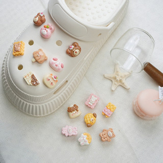Bộ 15 Sticker, Charm 3D chủ đề bánh gấu gắn Dép Sục, Cá Sấu JB-171 Mita