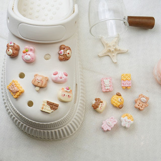Bộ 15 Sticker, Charm 3D chủ đề bánh gấu gắn Dép Sục, Cá Sấu JB-171 Mita