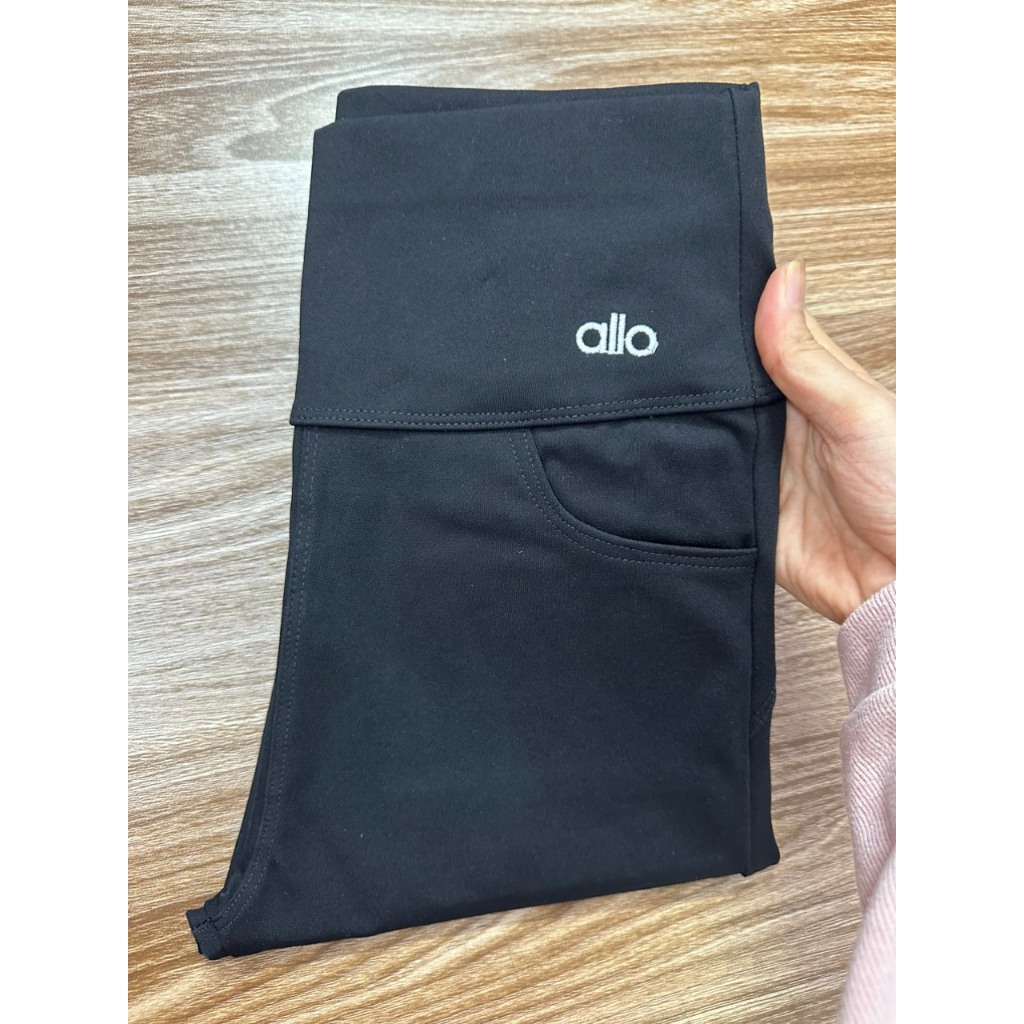 Quần Legging Cạp Cao Thêu Chữ Có 2 Túi Trước ,Gân Mông Tôn Dáng mã 699