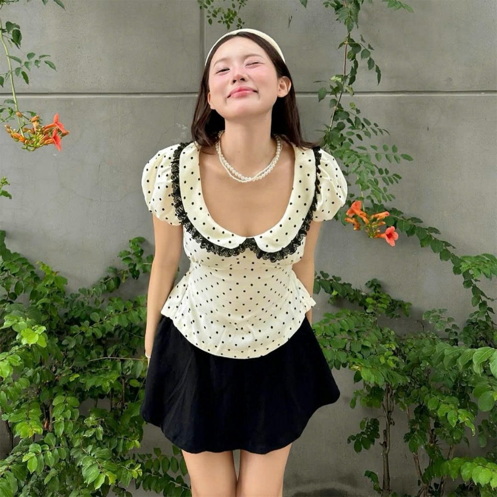 Áo Kiểu Tiểu Thư Cổ Sen Viền Ren Chấm Bi Cộc Tay Chiết Eo Form Ôm Chun Lưng SAN Clothings - P169