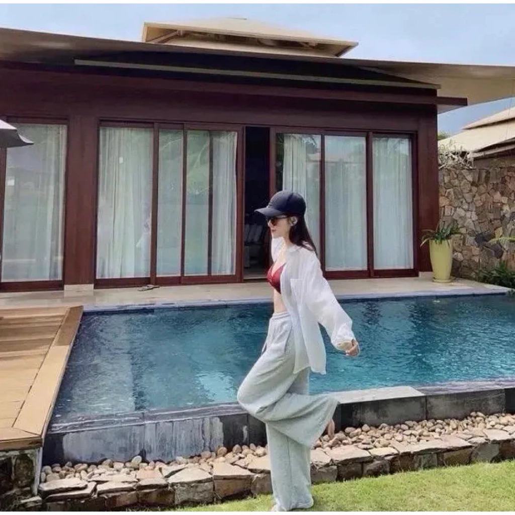 | LYN WEAR | Áo khoác sơ mi trắng nữ form rộng tay dài vạt bầu đũi voan xước mỏng nhẹ đi biển