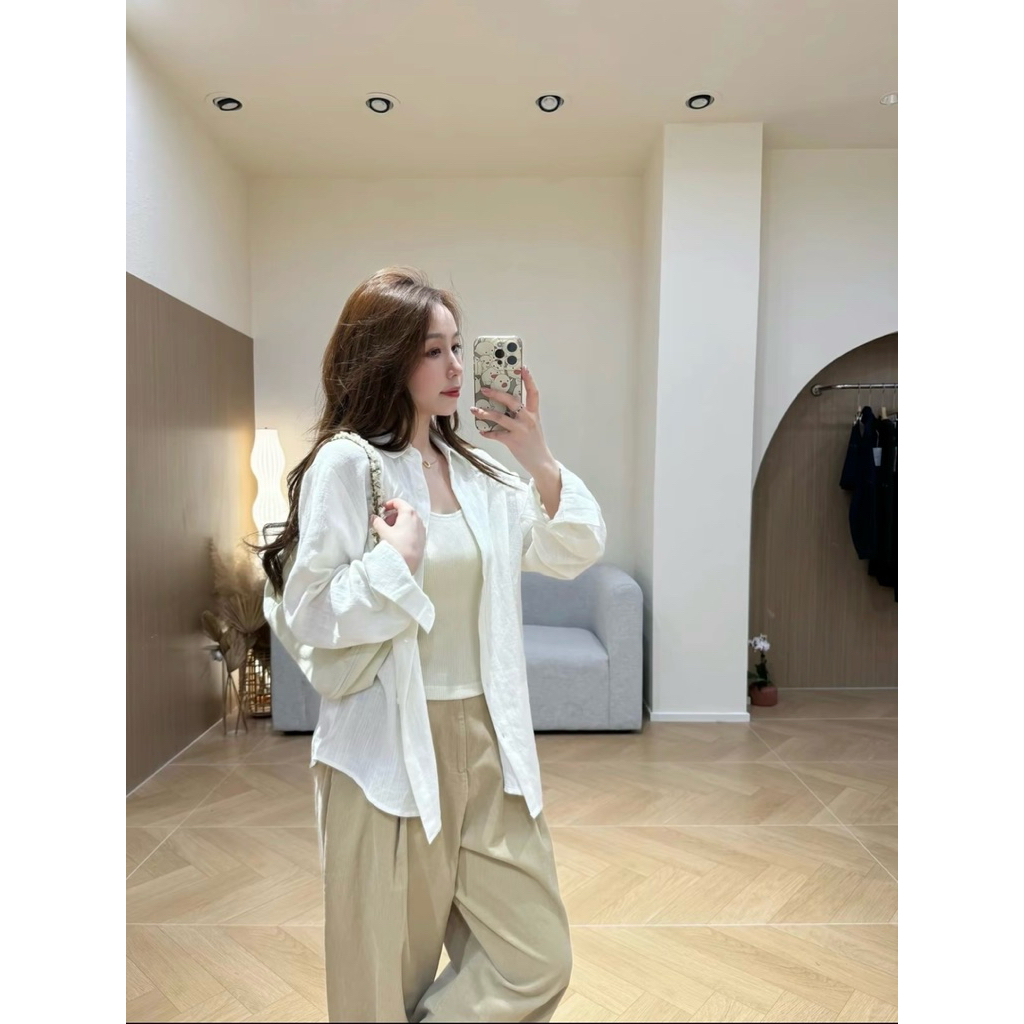 | LYN WEAR | Áo khoác sơ mi trắng nữ form rộng tay dài vạt bầu đũi voan xước mỏng nhẹ đi biển